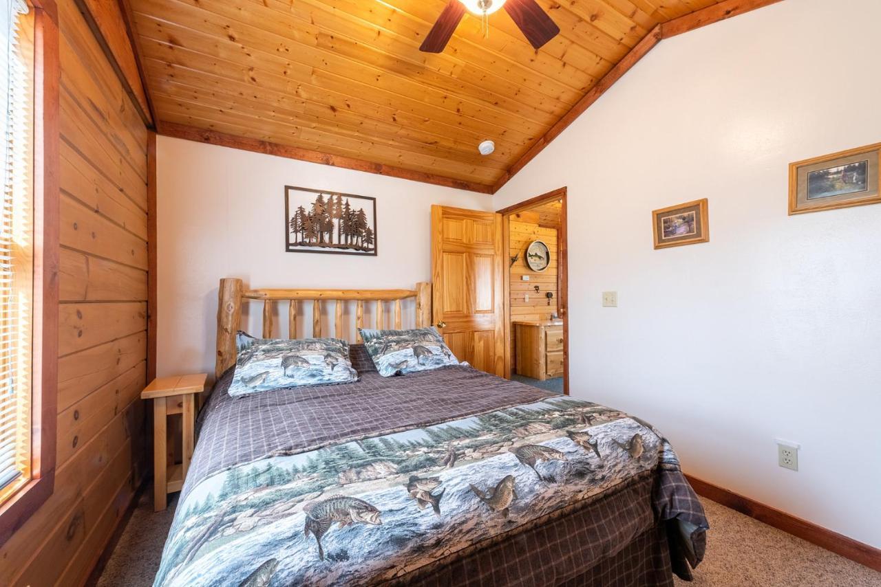 Spur Of The Moment Ranch Hotel Mountain Екстериор снимка