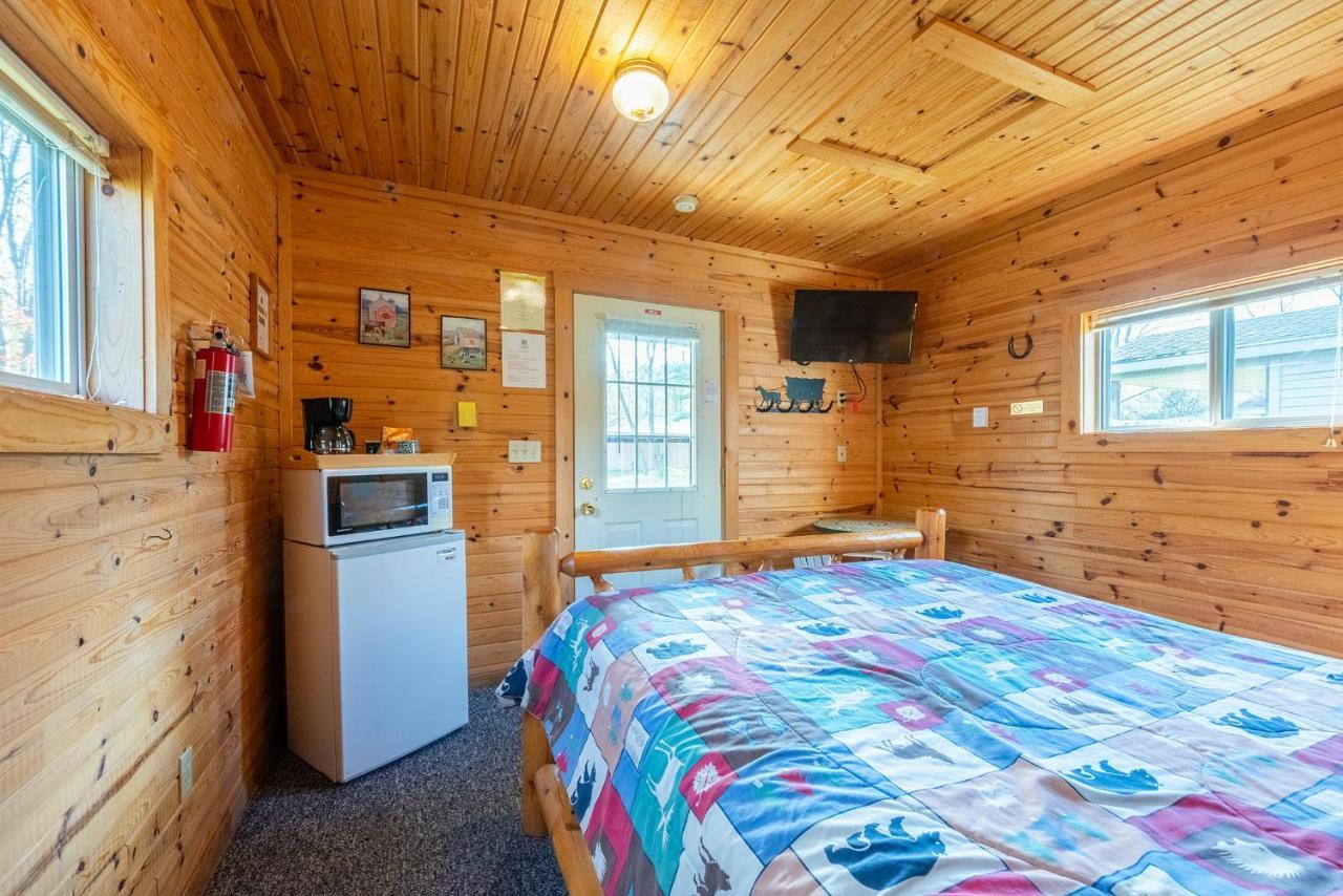 Spur Of The Moment Ranch Hotel Mountain Екстериор снимка