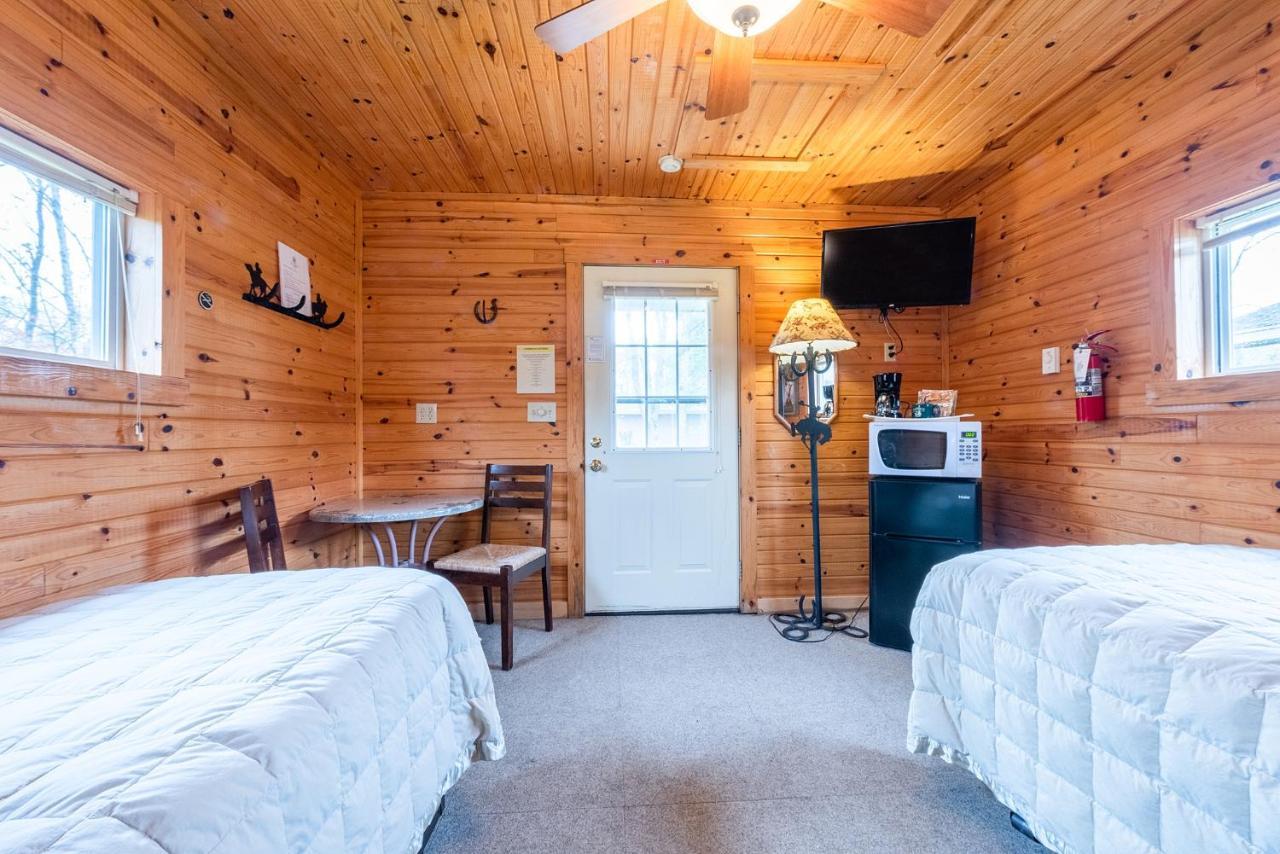 Spur Of The Moment Ranch Hotel Mountain Екстериор снимка