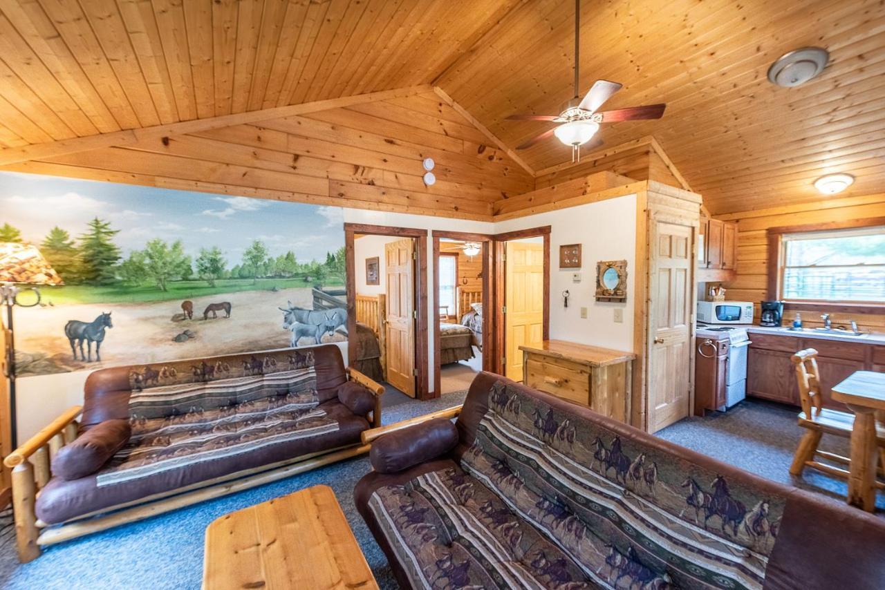 Spur Of The Moment Ranch Hotel Mountain Екстериор снимка