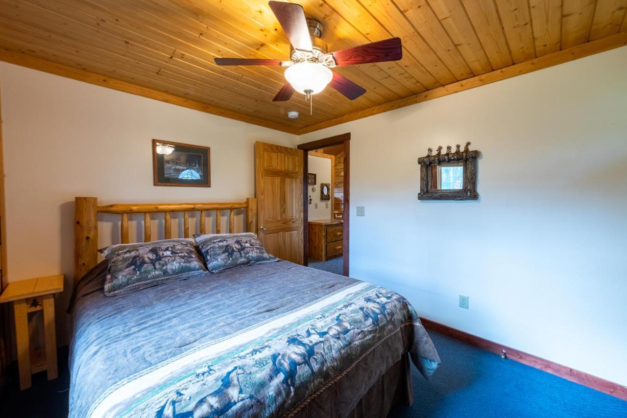 Spur Of The Moment Ranch Hotel Mountain Екстериор снимка